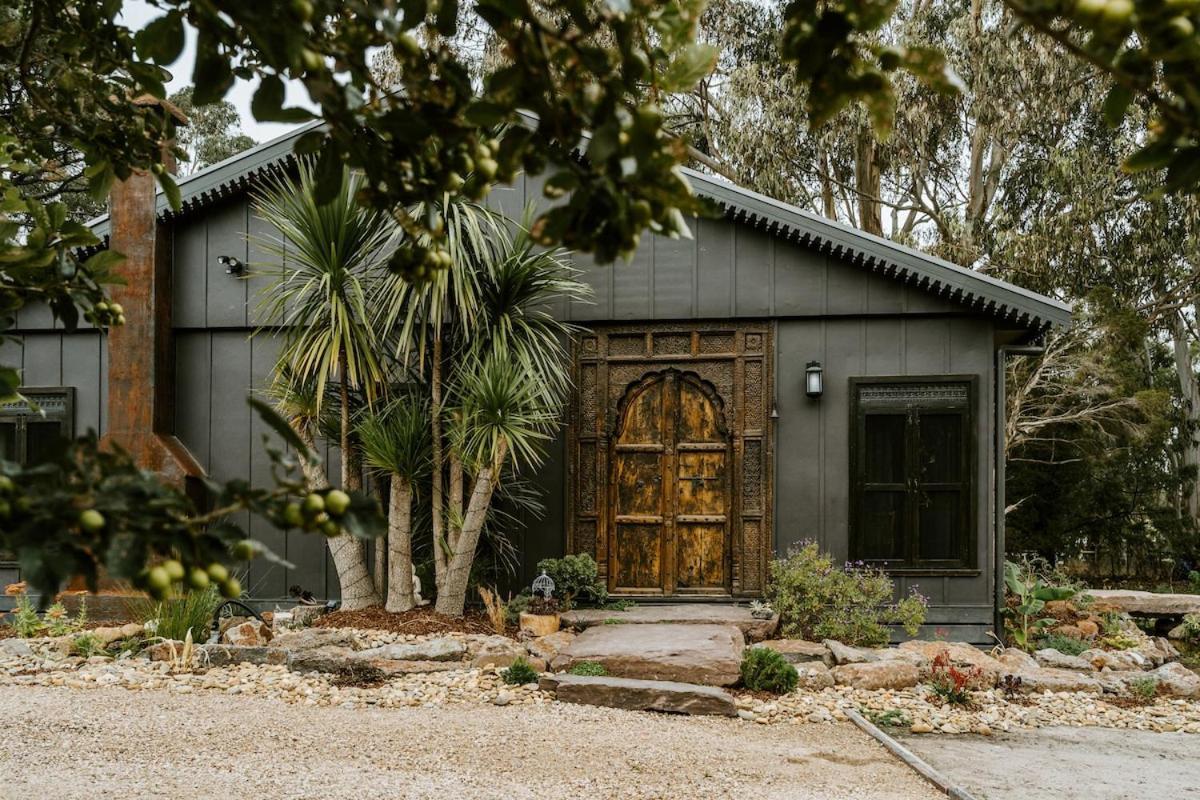فيلا The Temple - Country Farm Retreat Launching Place المظهر الخارجي الصورة