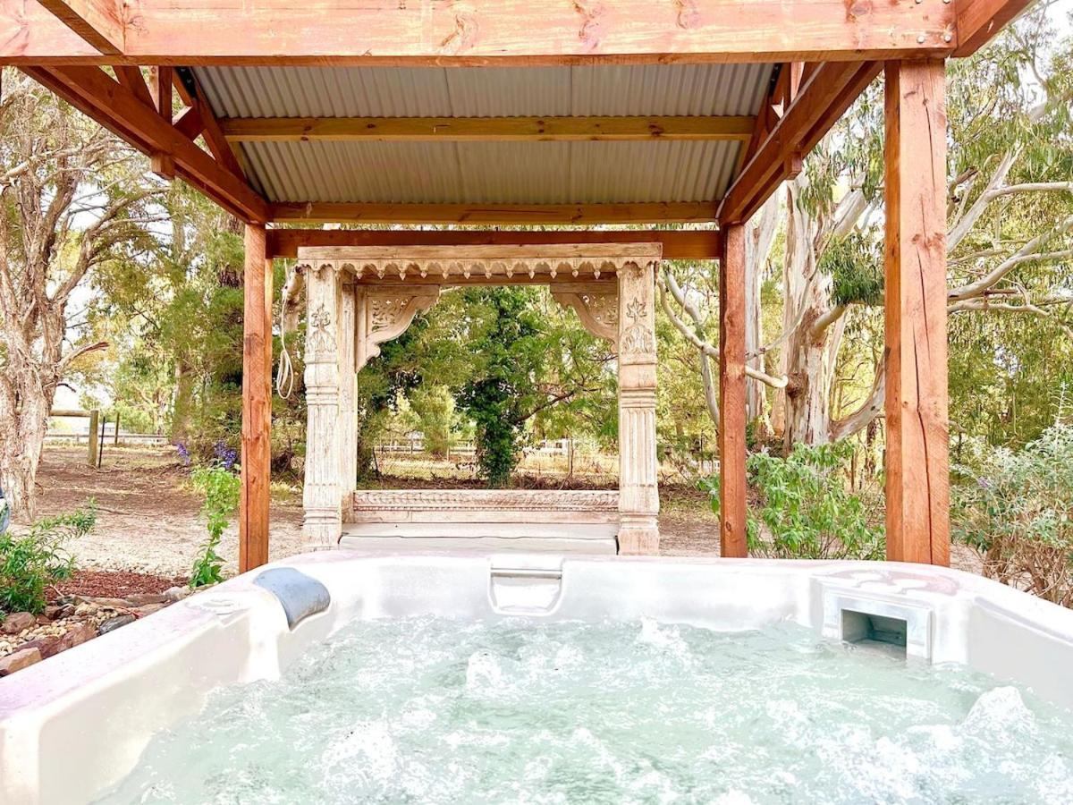 فيلا The Temple - Country Farm Retreat Launching Place المظهر الخارجي الصورة