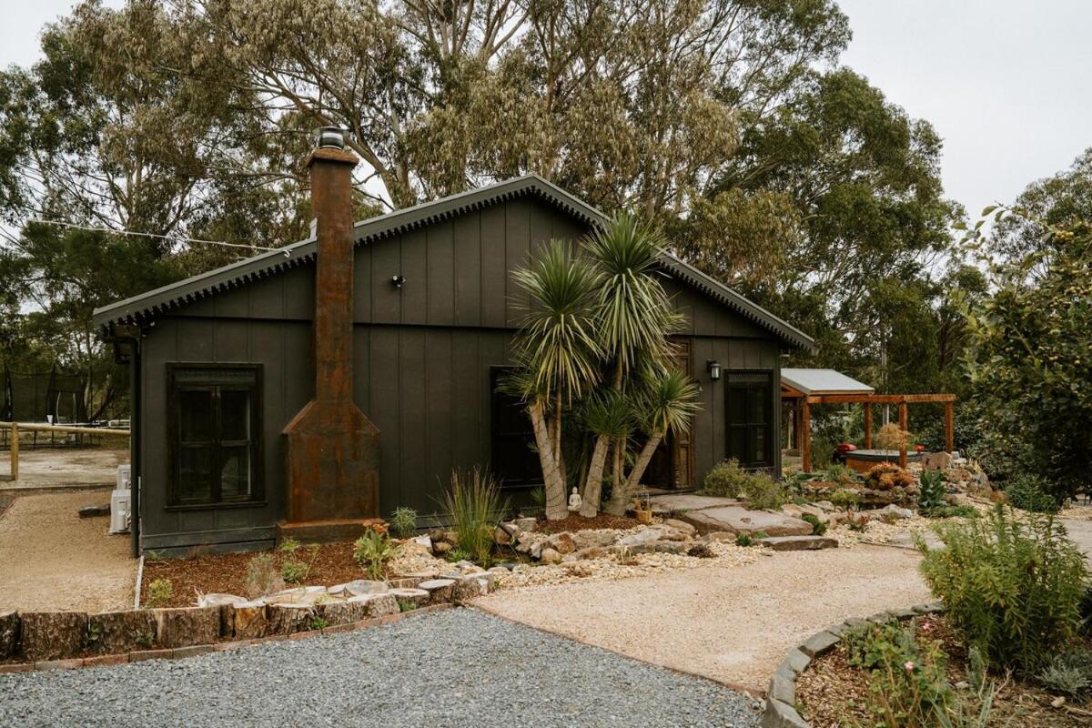 فيلا The Temple - Country Farm Retreat Launching Place المظهر الخارجي الصورة